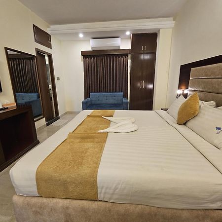 White Park Hotel & Suites Chittagong Exterior photo