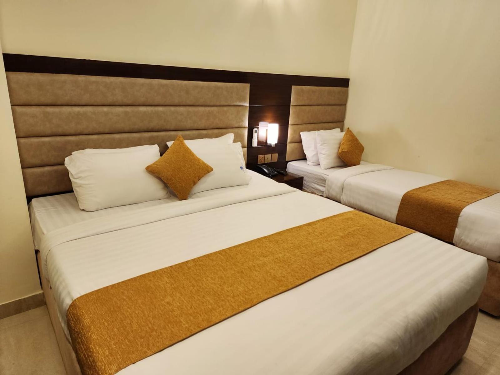 White Park Hotel & Suites Chittagong Exterior photo